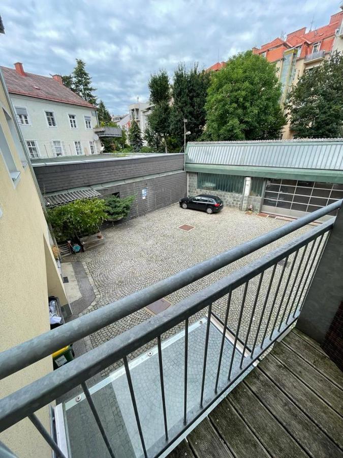 Zentrum & Grosse Terrasse Graz Luaran gambar